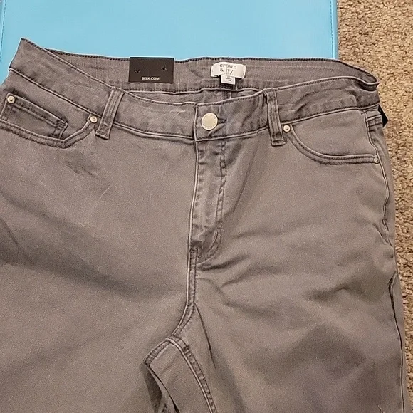 Crown & Ivy Distressed Jeans 16 Avg - Picture 3 of 3